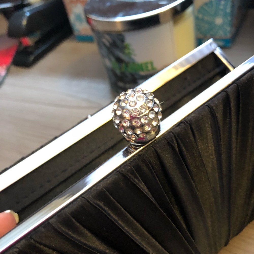 Black clutch